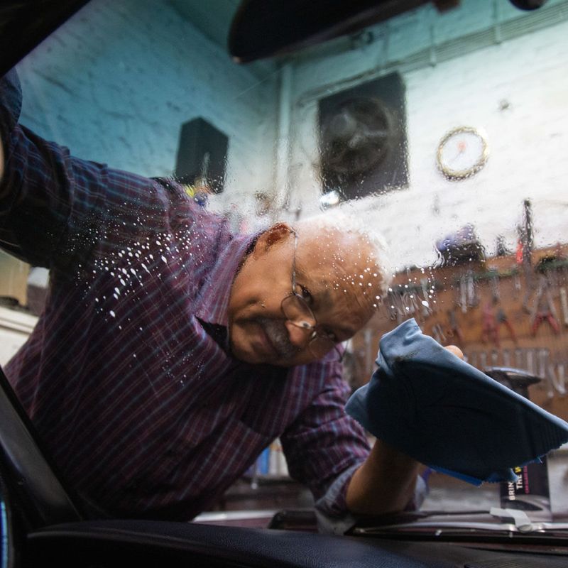 Limpiador-de-vidrios-para-autos