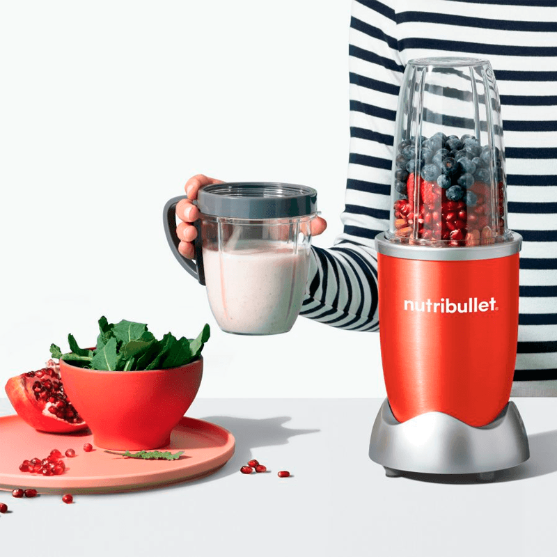licuadora-y-extractor-personal-NB-600-roja-de-nutribullet-uso